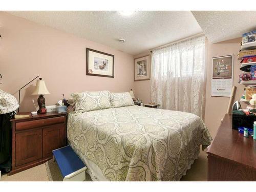 89 Redstone Plaza Ne, Calgary, AB - Indoor Photo Showing Bedroom