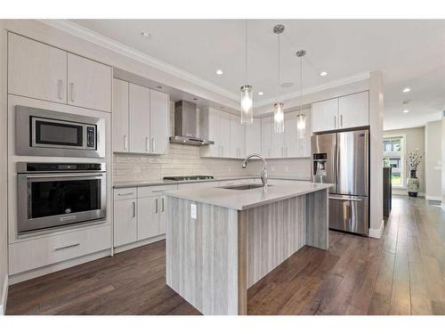 2807 36 Street Sw, Calgary, AB - Indoor Photo Showing Kitchen With Upgraded Kitchen