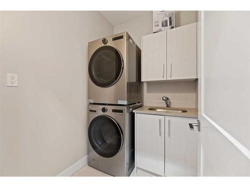 2807 36 Street Sw, Calgary, AB - Indoor Photo Showing Laundry Room