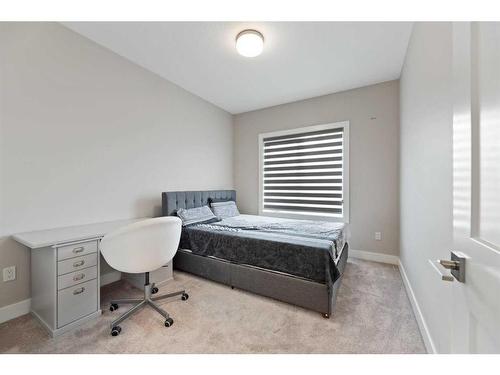 2807 36 Street Sw, Calgary, AB - Indoor Photo Showing Bedroom