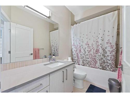 2807 36 Street Sw, Calgary, AB - Indoor Photo Showing Bathroom