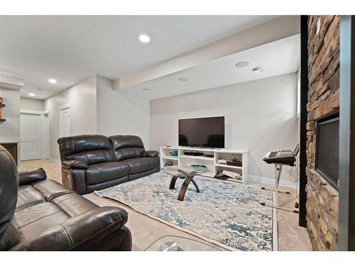 2807 36 Street Sw, Calgary, AB - Indoor Photo Showing Living Room