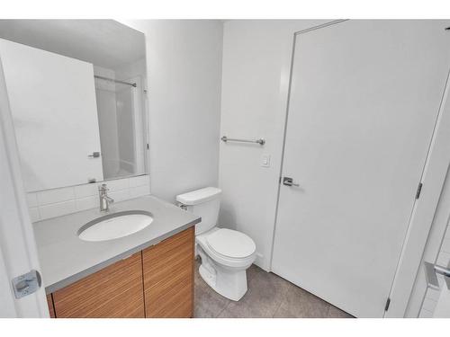 19625 45 Street Se, Calgary, AB - Indoor Photo Showing Bathroom