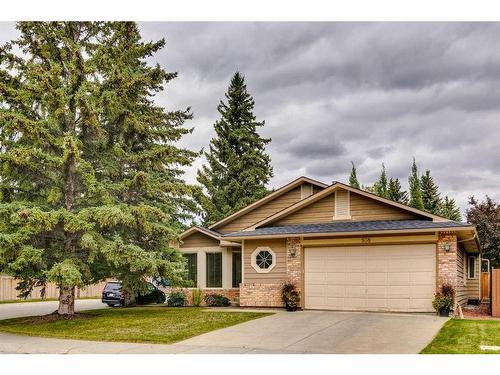 938 Suncastle Drive Se, Calgary, AB - Outdoor