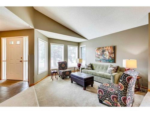 938 Suncastle Drive Se, Calgary, AB - Indoor Photo Showing Living Room