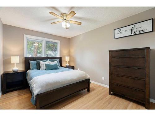 83 Alderwood Close Se, Calgary, AB - Indoor Photo Showing Bedroom