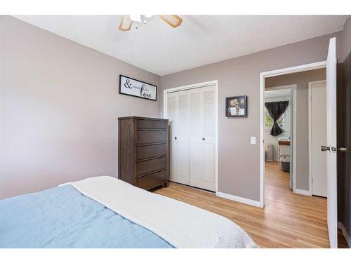 83 Alderwood Close Se, Calgary, AB - Indoor Photo Showing Bedroom