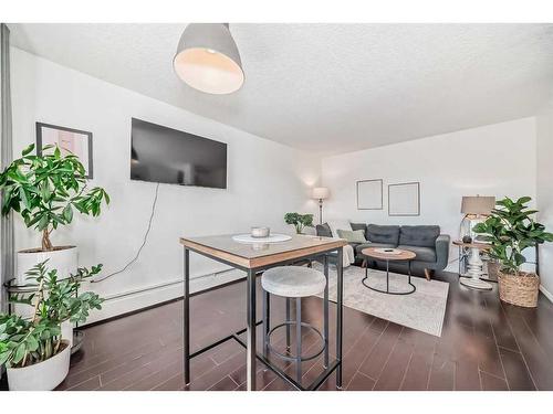 304-1613 11 Avenue Sw, Calgary, AB - Indoor