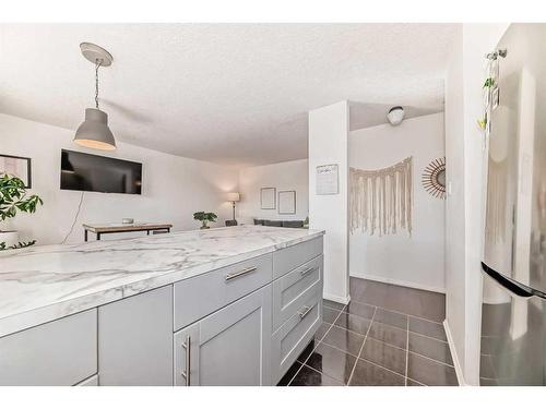 304-1613 11 Avenue Sw, Calgary, AB - Indoor Photo Showing Bathroom