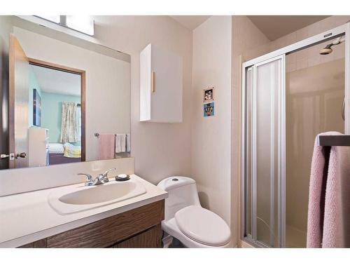 23 Bedwood Rise Ne, Calgary, AB - Indoor Photo Showing Bathroom