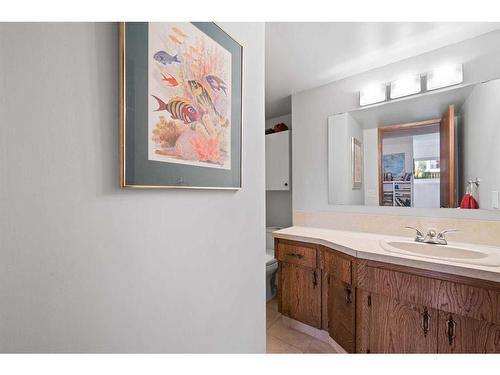 23 Bedwood Rise Ne, Calgary, AB - Indoor Photo Showing Bathroom