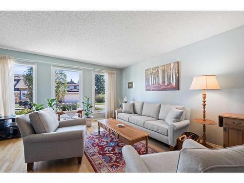 23 Bedwood Rise Ne, Calgary, AB - Indoor Photo Showing Living Room