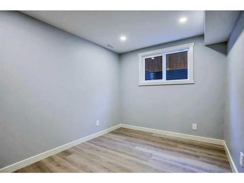 194 Woodbriar Circle Sw, Calgary, AB - Indoor Photo Showing Other Room