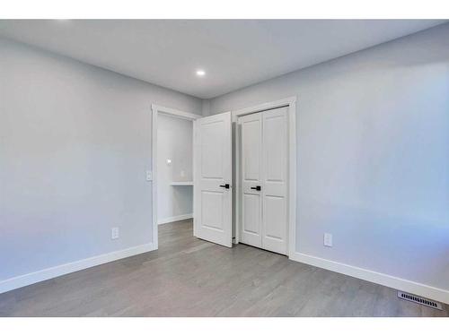 194 Woodbriar Circle Sw, Calgary, AB - Indoor Photo Showing Other Room