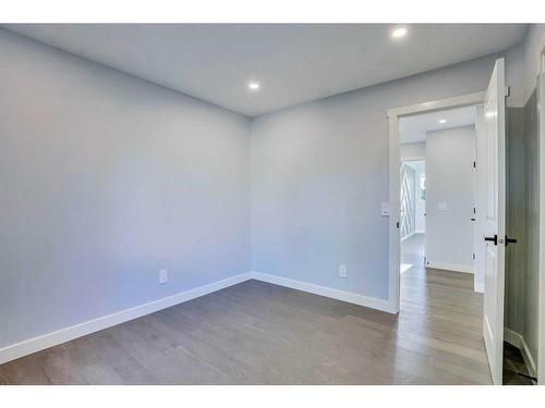 194 Woodbriar Circle Sw, Calgary, AB - Indoor Photo Showing Other Room