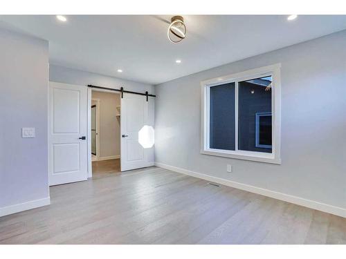 194 Woodbriar Circle Sw, Calgary, AB - Indoor Photo Showing Other Room