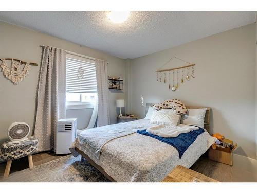 405-635 57 Avenue Sw, Calgary, AB - Indoor Photo Showing Bedroom