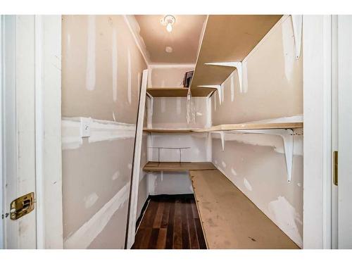 1106-7451 Springbank Boulevard Sw, Calgary, AB - Indoor With Storage