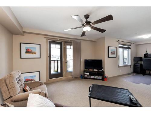 2305-310 Mckenzie Towne Gate Se, Calgary, AB - Indoor Photo Showing Living Room