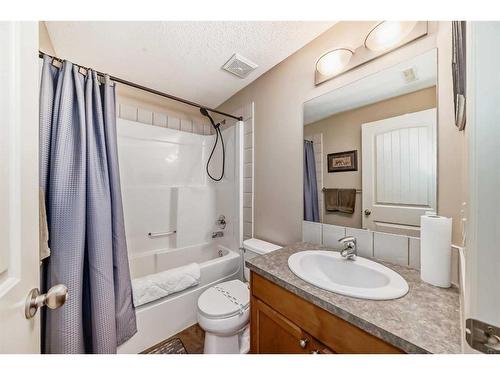 350 Ranch Ridge Court, Strathmore, AB - Indoor Photo Showing Bathroom