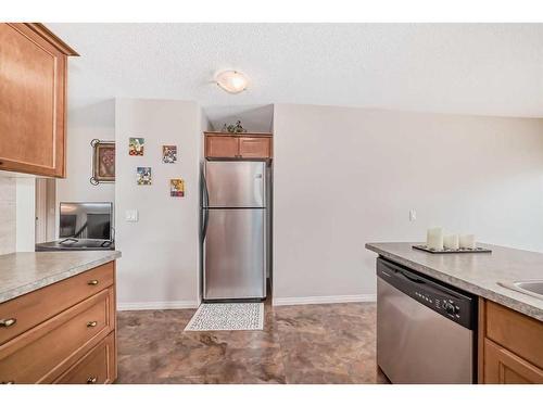 350 Ranch Ridge Court, Strathmore, AB - Indoor Photo Showing Kitchen