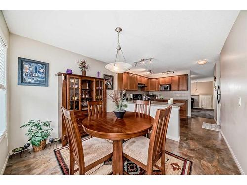 350 Ranch Ridge Court, Strathmore, AB - Indoor Photo Showing Dining Room