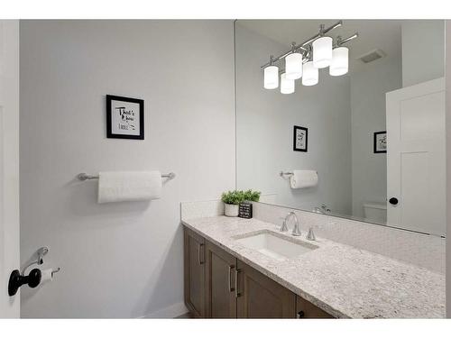 99 Ridge View Close, Cochrane, AB - Indoor Photo Showing Bathroom