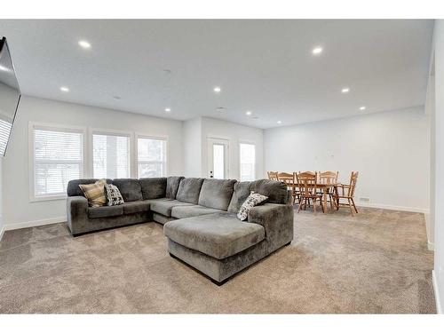 99 Ridge View Close, Cochrane, AB - Indoor Photo Showing Living Room