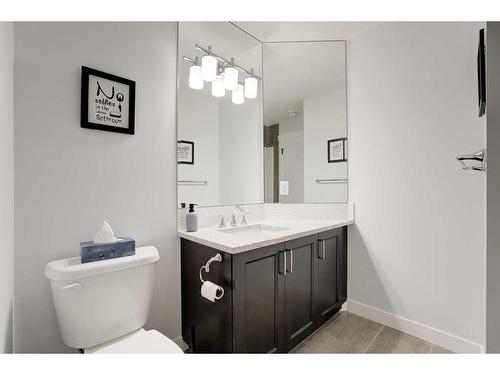 99 Ridge View Close, Cochrane, AB - Indoor Photo Showing Bathroom