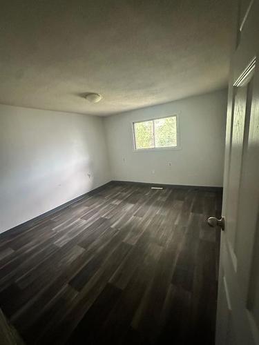 1310 37 Street Se, Calgary, AB - Indoor Photo Showing Other Room