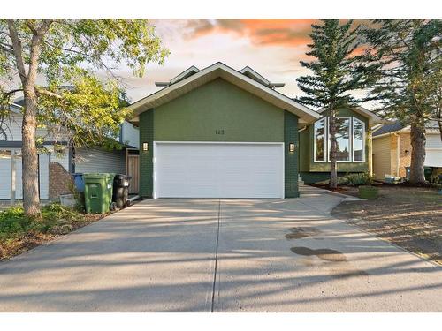 143 Wood Valley Bay Sw, Calgary, AB - Outdoor