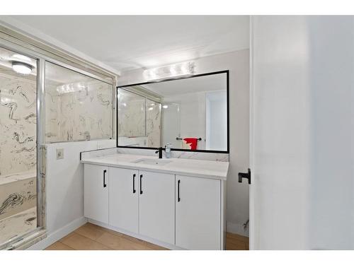 143 Wood Valley Bay Sw, Calgary, AB - Indoor Photo Showing Bathroom