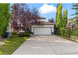 170 Tuscarora Circle NW Calgary, AB T3L 2B9