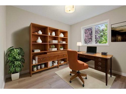 170 Tuscarora Circle Nw, Calgary, AB - Indoor Photo Showing Office