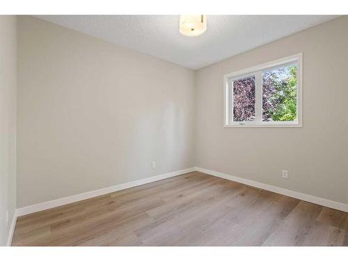 170 Tuscarora Circle Nw, Calgary, AB - Indoor Photo Showing Other Room