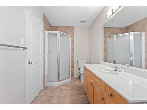 170 Tuscarora Circle Nw, Calgary, AB - Indoor Photo Showing Bathroom