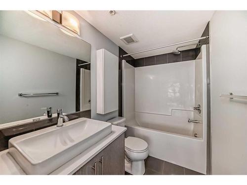 4113-302 Skyview Ranch Drive Ne, Calgary, AB - Indoor Photo Showing Bathroom