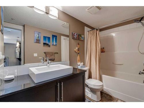 3110-155 Skyview Ranch Way Ne, Calgary, AB - Indoor Photo Showing Bathroom