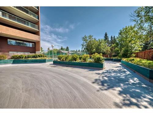 906-5204 Dalton Drive Nw, Calgary, AB - Outdoor