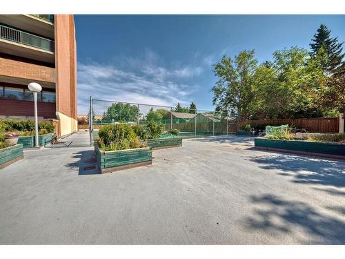 906-5204 Dalton Drive Nw, Calgary, AB - Outdoor