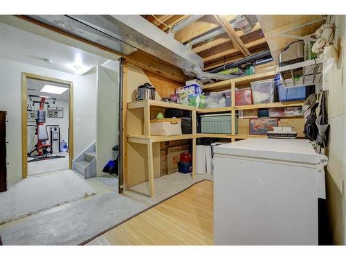 114 Georgian Villas Ne, Calgary, AB - Indoor Photo Showing Laundry Room