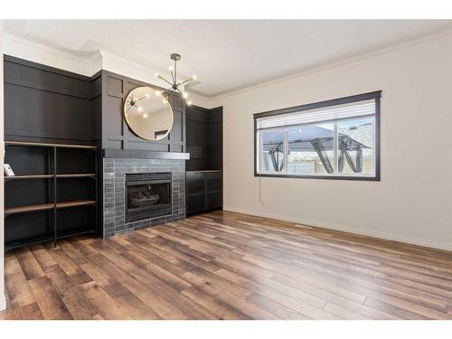 2906 23 Avenue Sw, Calgary, AB - Indoor Photo Showing Living Room With Fireplace