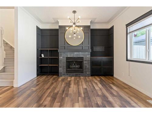 2906 23 Avenue Sw, Calgary, AB - Indoor Photo Showing Living Room With Fireplace