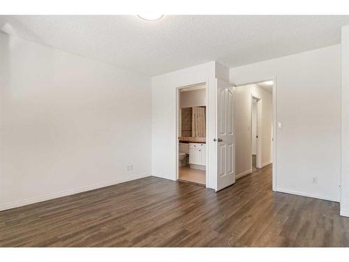 2906 23 Avenue Sw, Calgary, AB - Indoor Photo Showing Other Room