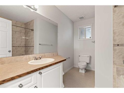 2906 23 Avenue Sw, Calgary, AB - Indoor Photo Showing Bathroom