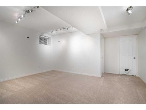 2906 23 Avenue Sw, Calgary, AB - Indoor Photo Showing Other Room