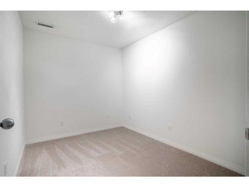 2906 23 Avenue Sw, Calgary, AB - Indoor Photo Showing Other Room