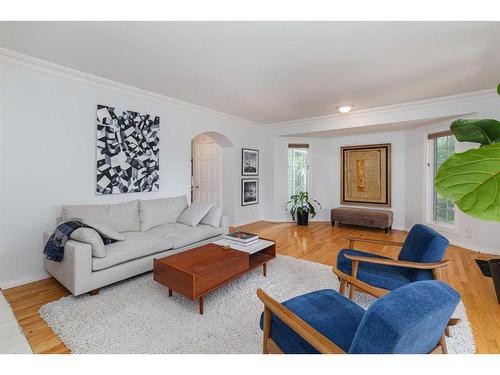 2619 36 Street Sw, Calgary, AB - Indoor Photo Showing Living Room