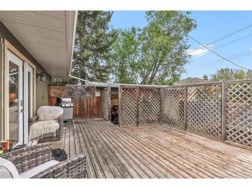 20 Hallmark Place Sw, Calgary, AB - Outdoor With Deck Patio Veranda With Exterior