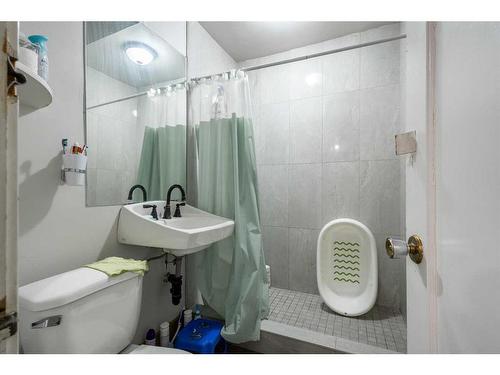 1615 12 Avenue Sw, Calgary, AB - Indoor Photo Showing Bathroom